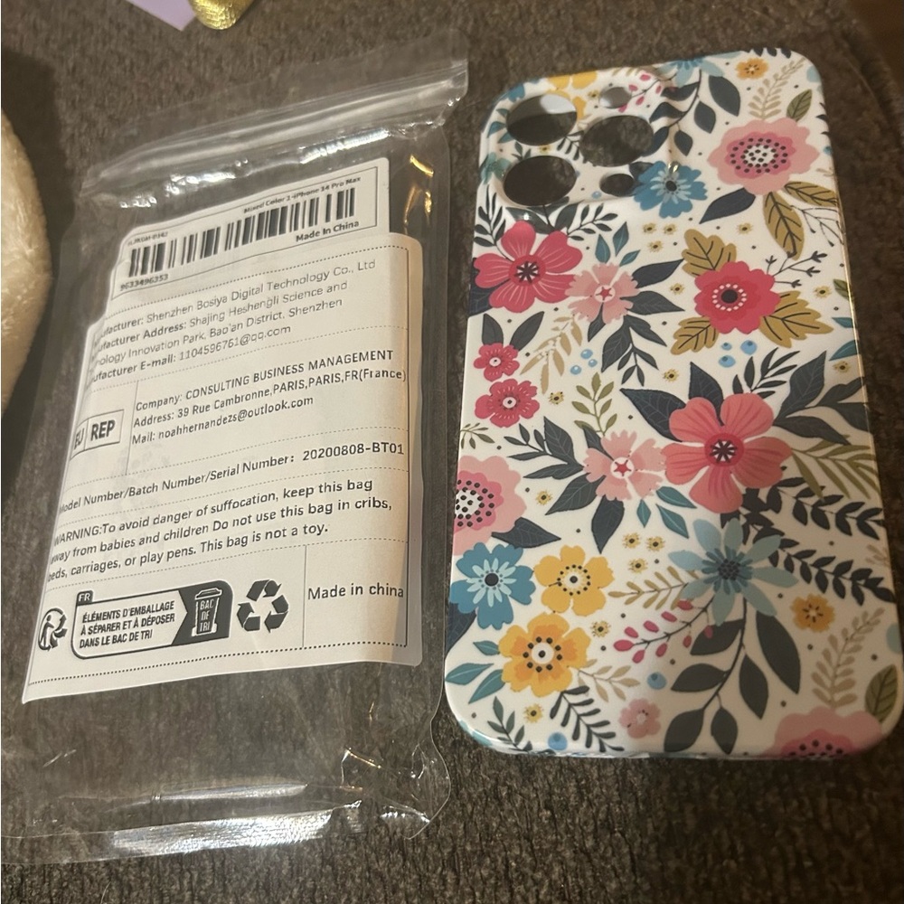 iPhone 14 Pro Max Floral Pattern Phone Case NWT